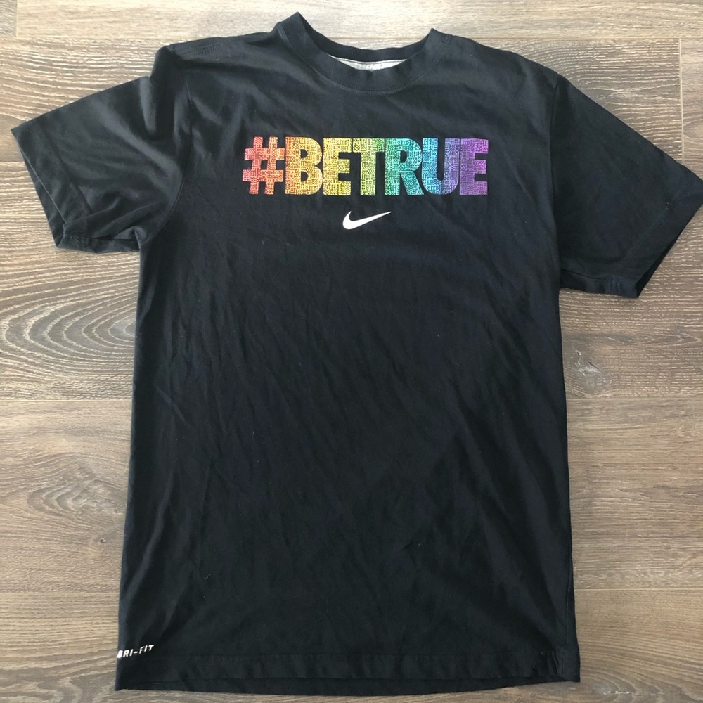 Limited Edition - Nike #BeTrue shirt - Size M